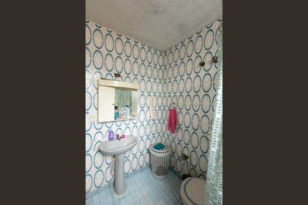 Casa à venda com 297m², 2 quartos e 2 vagasBanheiro Social