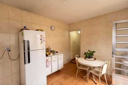 Casa à venda com 297m², 2 quartos e 2 vagasCozinha