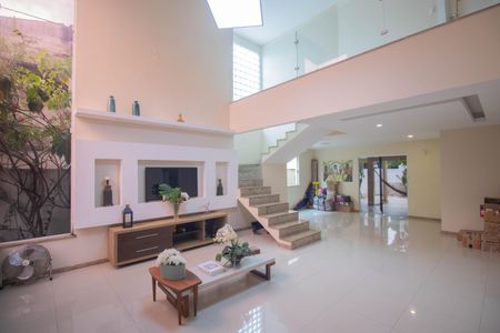 Sala de casa para alugar com 3 quartos, 280m² em Antonina, São Gonçalo