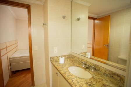 Apartamento à venda com 84m², 3 quartos e 2 vagas Apartamento à venda com 84m², 3 quartos e 2 vagasBANHEIRO DA SUÍTE