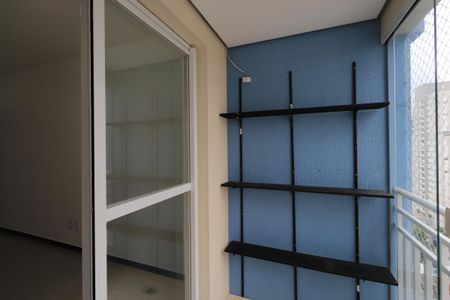 Sacada de apartamento à venda com 3 quartos, 69m² em Chácara Seis de Outubro, São Paulo