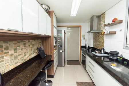 Apartamento à venda com 203m², 4 quartos e 2 vagas Apartamento à venda com 203m², 4 quartos e 2 vagasCozinha