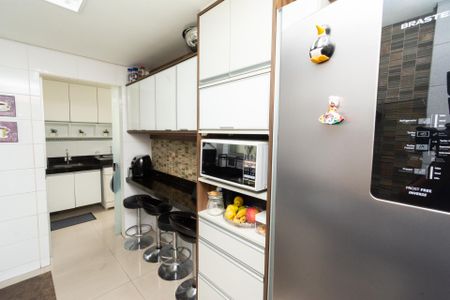 Apartamento à venda com 203m², 4 quartos e 2 vagas Apartamento à venda com 203m², 4 quartos e 2 vagasCozinha