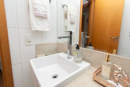 Apartamento à venda com 203m², 4 quartos e 2 vagas Apartamento à venda com 203m², 4 quartos e 2 vagasBanheiro Social