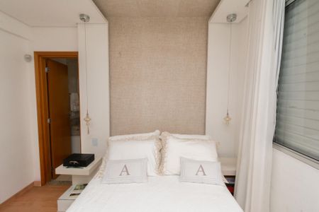 Apartamento à venda com 203m², 4 quartos e 2 vagas Apartamento à venda com 203m², 4 quartos e 2 vagasSuíte