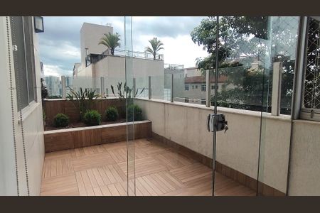 Apartamento à venda com 203m², 4 quartos e 2 vagas Apartamento à venda com 203m², 4 quartos e 2 vagasÁrea Privativa da Sala