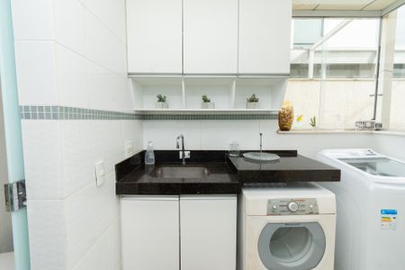 Apartamento à venda com 203m², 4 quartos e 2 vagas Apartamento à venda com 203m², 4 quartos e 2 vagasÁrea de Serviço