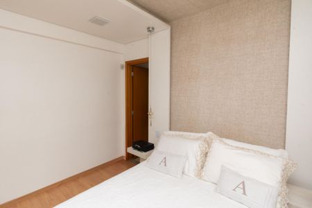 Apartamento à venda com 203m², 4 quartos e 2 vagas Apartamento à venda com 203m², 4 quartos e 2 vagasSuíte