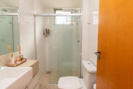 Apartamento à venda com 203m², 4 quartos e 2 vagas Apartamento à venda com 203m², 4 quartos e 2 vagasBanheiro Social