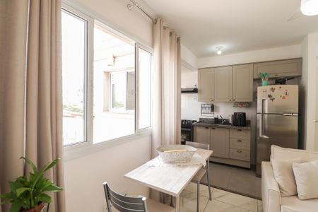 Sala/Cozinha/Área de Serviço de apartamento à venda com 2 quartos, 44m² em Vila Guaca, São Paulo