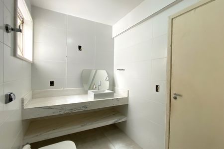 Apartamento à venda com 219m², 4 quartos e 1 vagaBanheiro 2