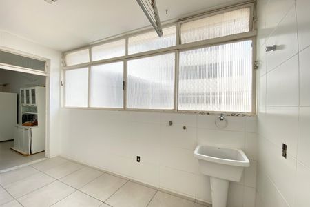 Apartamento à venda com 219m², 4 quartos e 1 vagaÁrea de Serviço