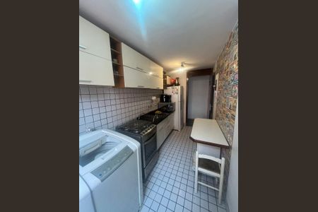 Cozinha de apartamento à venda com 3 quartos, 67m² em Jardim Carvalho, Porto Alegre