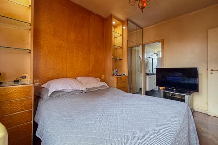 Apartamento à venda com 140m², 4 quartos e 2 vagas Apartamento à venda com 140m², 4 quartos e 2 vagasQuarto 4 - Suíte