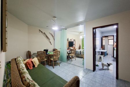 Sala de apartamento para alugar com 2 quartos, 90m² em Guilhermina, Praia Grande