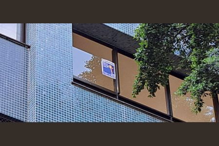 Apartamento para alugar com 106m², 2 quartos e 1 vaga Apartamento para alugar com 106m², 2 quartos e 1 vagaAdesivo