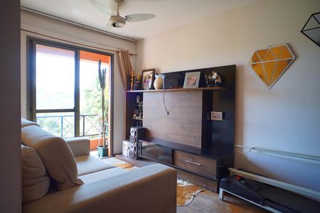 Sala de apartamento à venda com 3 quartos, 67m² em Jardim Carvalho, Porto Alegre