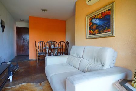 Sala de apartamento à venda com 3 quartos, 67m² em Jardim Carvalho, Porto Alegre