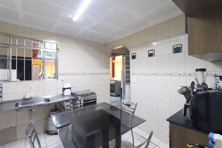 Casa à venda com 100m², 2 quartos e 3 vagas