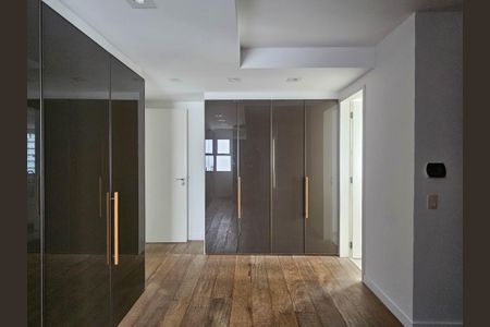 Apartamento à venda com 250m², 3 quartos e 4 vagasSuíte 1