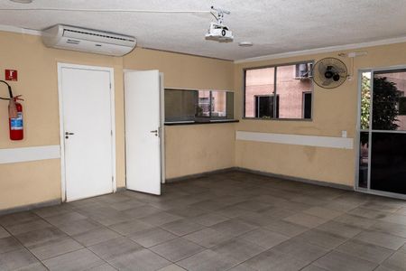 Apartamento para alugar com 42m², 2 quartos e sem vagaÁrea comum - Salão de festas