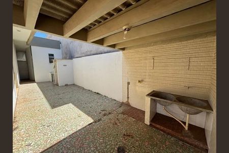 Casa para alugar com 150m², 4 quartos e 2 vagasÁrea de Serviço