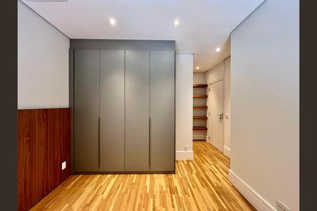 Apartamento à venda com 257m², 3 quartos e 5 vagasSuíte 2