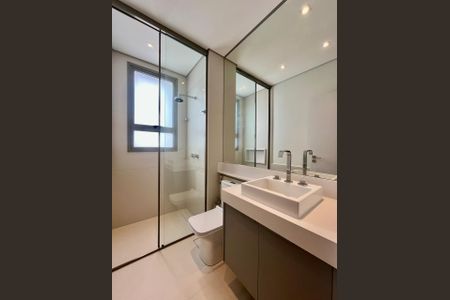 Apartamento à venda com 257m², 3 quartos e 5 vagasBanheiro da Suíte 2