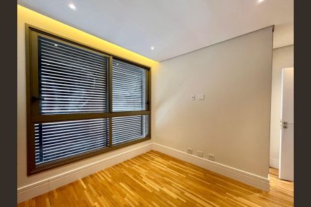 Apartamento à venda com 257m², 3 quartos e 5 vagasSuíte 1