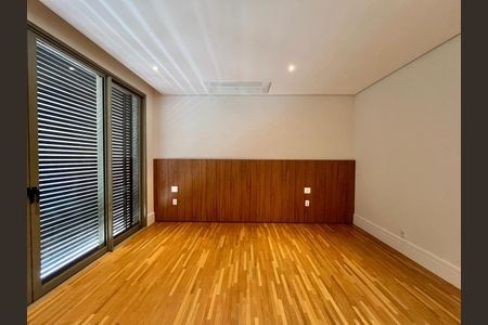 Apartamento à venda com 257m², 3 quartos e 5 vagasSuíte 3