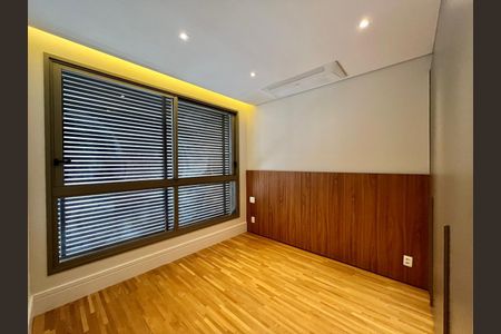 Apartamento à venda com 257m², 3 quartos e 5 vagasSuíte 2