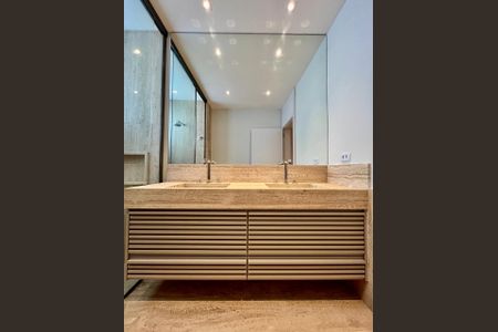 Apartamento à venda com 257m², 3 quartos e 5 vagasBanheiro da Suíte 3