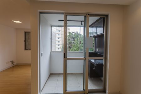 Apartamento à venda com 101m², 2 quartos e 1 vagaVaranda na Sala