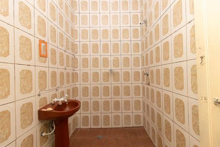 Banheiro de casa para alugar com 1 quarto, 50m² em Vila Maria Baixa, São Paulo