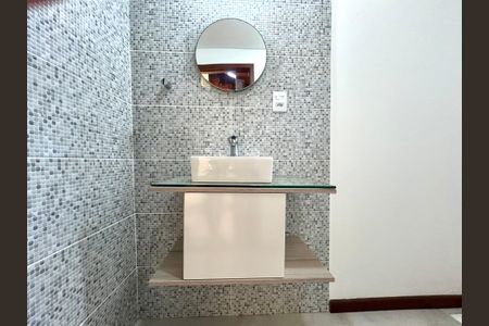 Casa de condomínio para alugar com 385m², 4 quartos e 4 vagasLavabo 