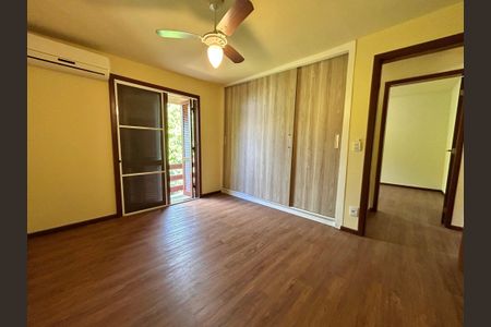 Casa de condomínio para alugar com 385m², 4 quartos e 4 vagasQuarto 2