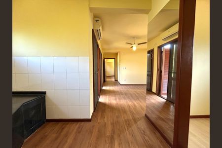 Casa de condomínio para alugar com 385m², 4 quartos e 4 vagasSuíte 