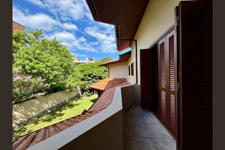 Casa de condomínio para alugar com 385m², 4 quartos e 4 vagasSuíte Varanda