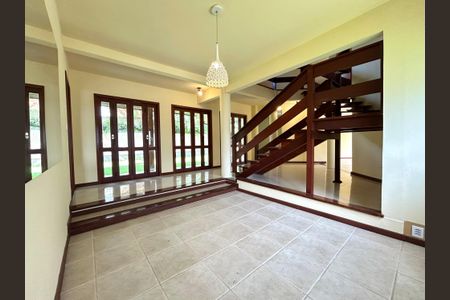 Casa de condomínio para alugar com 385m², 4 quartos e 4 vagasSala 2