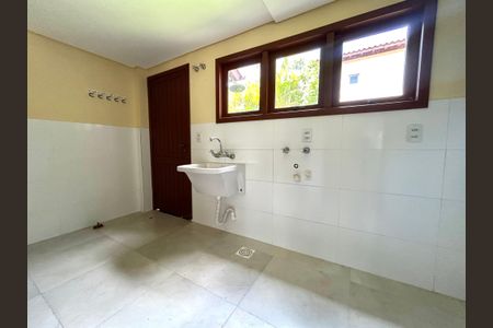 Casa de condomínio para alugar com 385m², 4 quartos e 4 vagasÁrea de Serviço