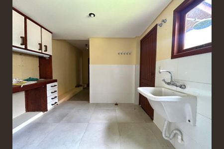 Casa de condomínio para alugar com 385m², 4 quartos e 4 vagasÁrea de Serviço