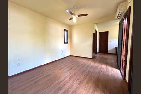 Casa de condomínio para alugar com 385m², 4 quartos e 4 vagasSuíte 