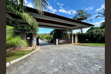 Casa de condomínio para alugar com 385m², 4 quartos e 4 vagasFachada