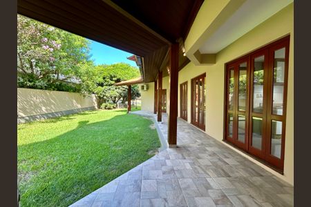 Casa de condomínio para alugar com 385m², 4 quartos e 4 vagasJardim
