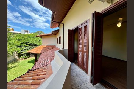 Casa de condomínio para alugar com 385m², 4 quartos e 4 vagasSuíte varanda 