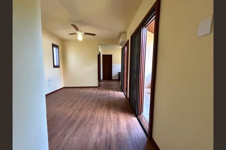 Casa de condomínio para alugar com 385m², 4 quartos e 4 vagasSuíte 