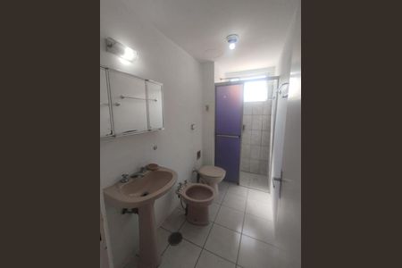 Banheiro  de apartamento para alugar com 1 quarto, 49m² em Farroupilha, Porto Alegre