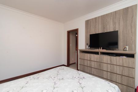 Casa à venda com 271m², 3 quartos e 4 vagasQuarto 2 - Suíte