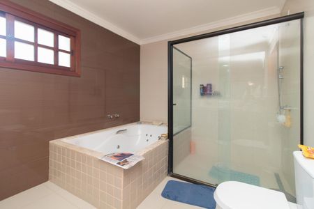 Casa à venda com 271m², 3 quartos e 4 vagasBanheiro da Suíte