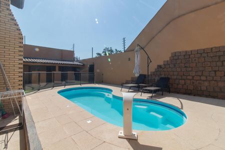 Casa à venda com 271m², 3 quartos e 4 vagasPiscina